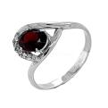 Кольцо из серебра с пл.кварцем цв.гранат и фианитами родированное
