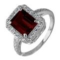 Кольцо из серебра с пл.кварцем цв.гранат и фианитами родированное