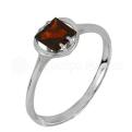 Кольцо из серебра с гранатом родированное