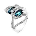 Кольцо из серебра с нат.топазом лондон блю и фианитами родированное
