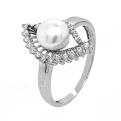 Кольцо из серебра с культ.жемчугом и фианитами родированное