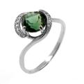 Кольцо из серебра с пл.кварцем цв.празиолит и фианитами родированное