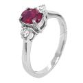 Кольцо из серебра с рубиновым корундом и фианитами родированное