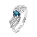 Кольцо из серебра с нат.топазом лондон блю и фианитами родированное