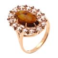 Кольцо из золочёного серебра с прес. нат. янтарем, пл. кварцем раух-топаз и фианитами