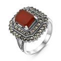 Кольцо из серебра с синт. агатом, марказитами и чернением
