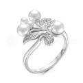Кольцо из серебра с жемчугом Swarovski и фианитами родированное