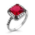 Кольцо из серебра с пл.кварцем цв.гранат и фианитами родированное