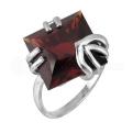 Кольцо из серебра с ситаллом гранат родированное