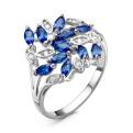 Кольцо из серебра с пл.кварцем цв.сапфир и фианитами родированное