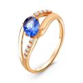Кольцо из золочёного серебра с пл.кварцем цв.сапфир и фианитами