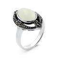 Кольцо из чернёного серебра с белым перламутром и марказитами