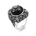 Кольцо из чернёного серебра с нат. ониксом и марказитами 