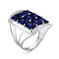 Кольцо из серебра с пл.кварцем цв.сапфир и фианитами родированное