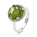Кольцо из серебра с пл.кварцем цв.хризолит и фианитами родированное
