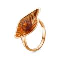 Кольцо из золочёного серебра с прес. нат. янтарем