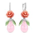 Серьги из серебра с имит.кораллом, розовым и зелёным пл.кварцем и фианитами родированные 
