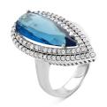 Кольцо из серебра с пл.кварцем цв.сапфир и фианитами родированное