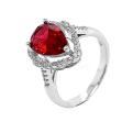 Кольцо из серебра с пл.кварцем цв.рубин и фианитами родированное