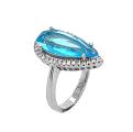 Кольцо из серебра с пл.кварцем цв.топаз и фианитами родированное