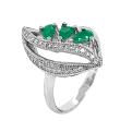 Кольцо из серебра с пл.кварцем цв.изумруд и фианитами родированное