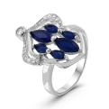 Кольцо из серебра с пл.кварцем цв.сапфир и фианитами родированное
