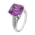 Кольцо из серебра с синт.александритом и фианитами родированное
