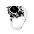 Кольцо из серебра с марказитами и ониксом родированное