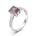 Кольцо из серебра с синт. александритом и фианитами родированное