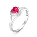 Кольцо из серебра с синт.рубином и фианитами родированное