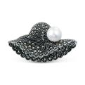 Брошь-кулон из чернёного серебра с культивированным жемчугом и марказитами - Шляпа