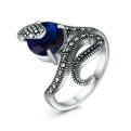 Кольцо змея из чернёного серебра с плавленым кварцем цвета сапфир и марказитами