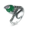 Кольцо змея из чернёного серебра с плавленым кварцем цвета зелёный и марказитами