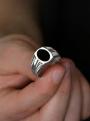 Печатка из серебра с ониксом родированная
