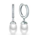 Серьги из серебра с культивированным жемчугом и фианитами родированные