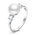 Кольцо из серебра с культивированным жемчугом и фианитами родированное