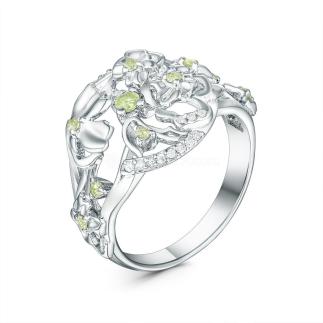 Кольцо из серебра с хризолитом, плавленым кварцем цвета хризолит и фианитами родированное