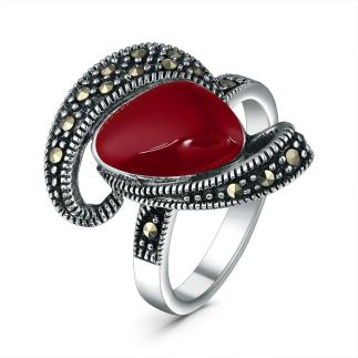 Кольцо из чернёного серебра с синтетическим агатом и марказитами