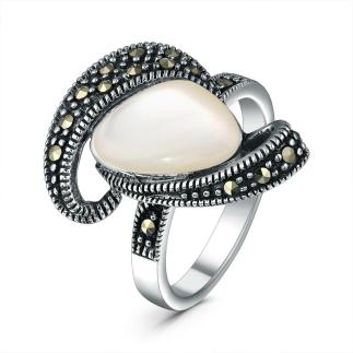 Кольцо из чернёного серебра с перламутром и марказитами