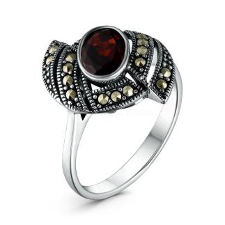 Кольцо из чернёного серебра с натуральным гранатом и марказитами