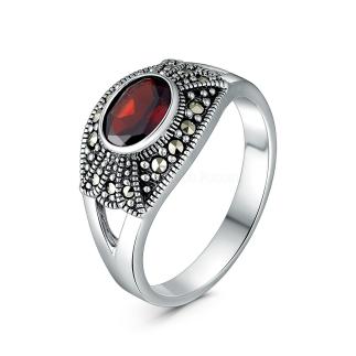 Кольцо из чернёного серебра с натуральным гранатом и марказитами