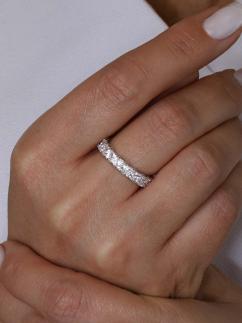 Кольцо из серебра с фианитами родированное