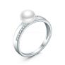Кольцо из серебра с культивированным белым жемчугом и фианитами родированное