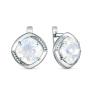 Серьги из серебра с плавленым кварцем цвета лунный молочный и фианитами родированные