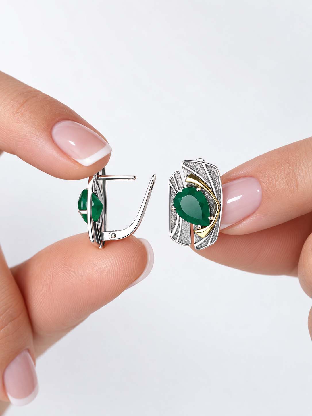 Серьги из чернёного серебра с зелёным агатом и золочением