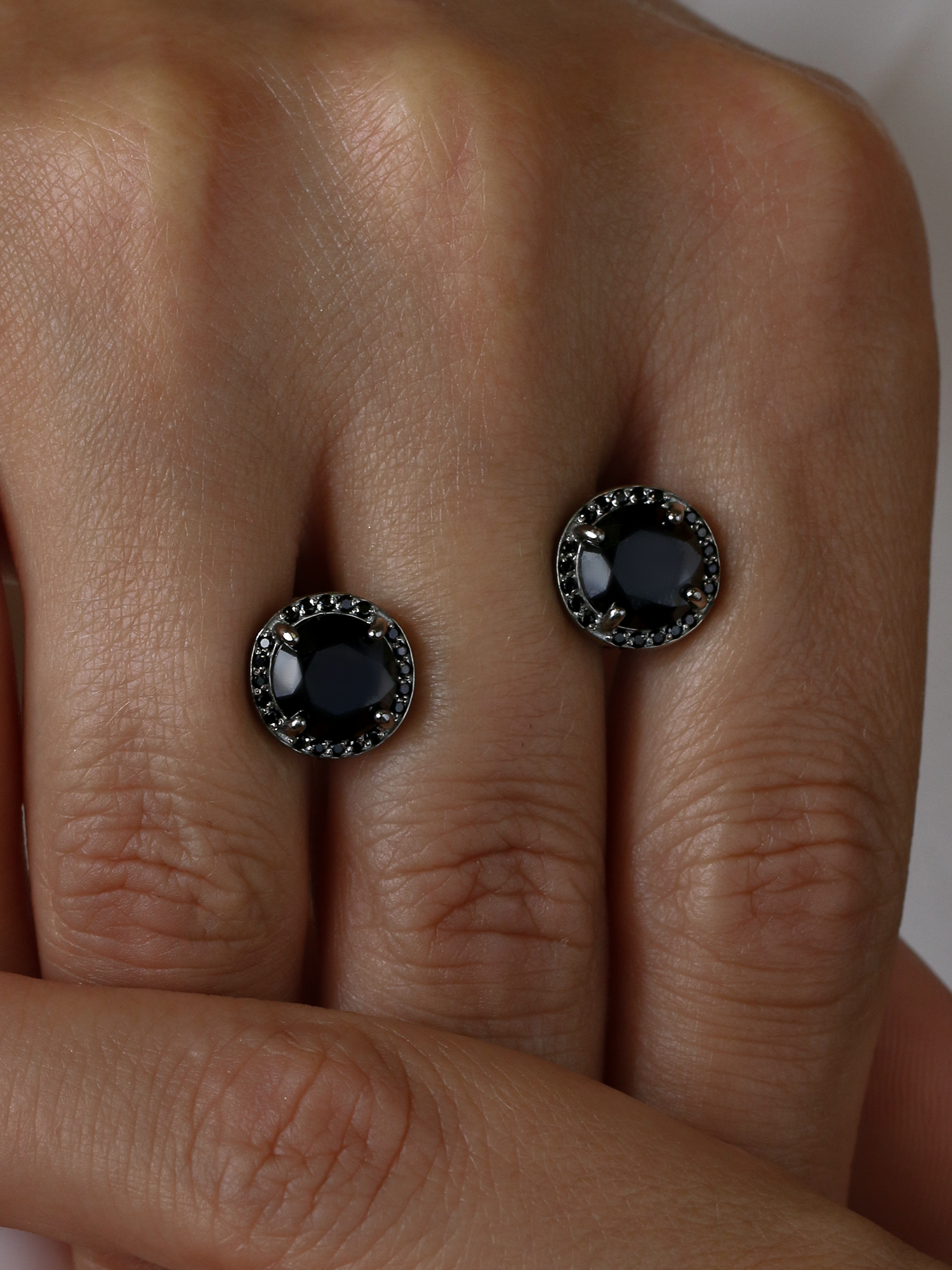 Серьги-пусеты из серебра с нат.шпинелью родированные