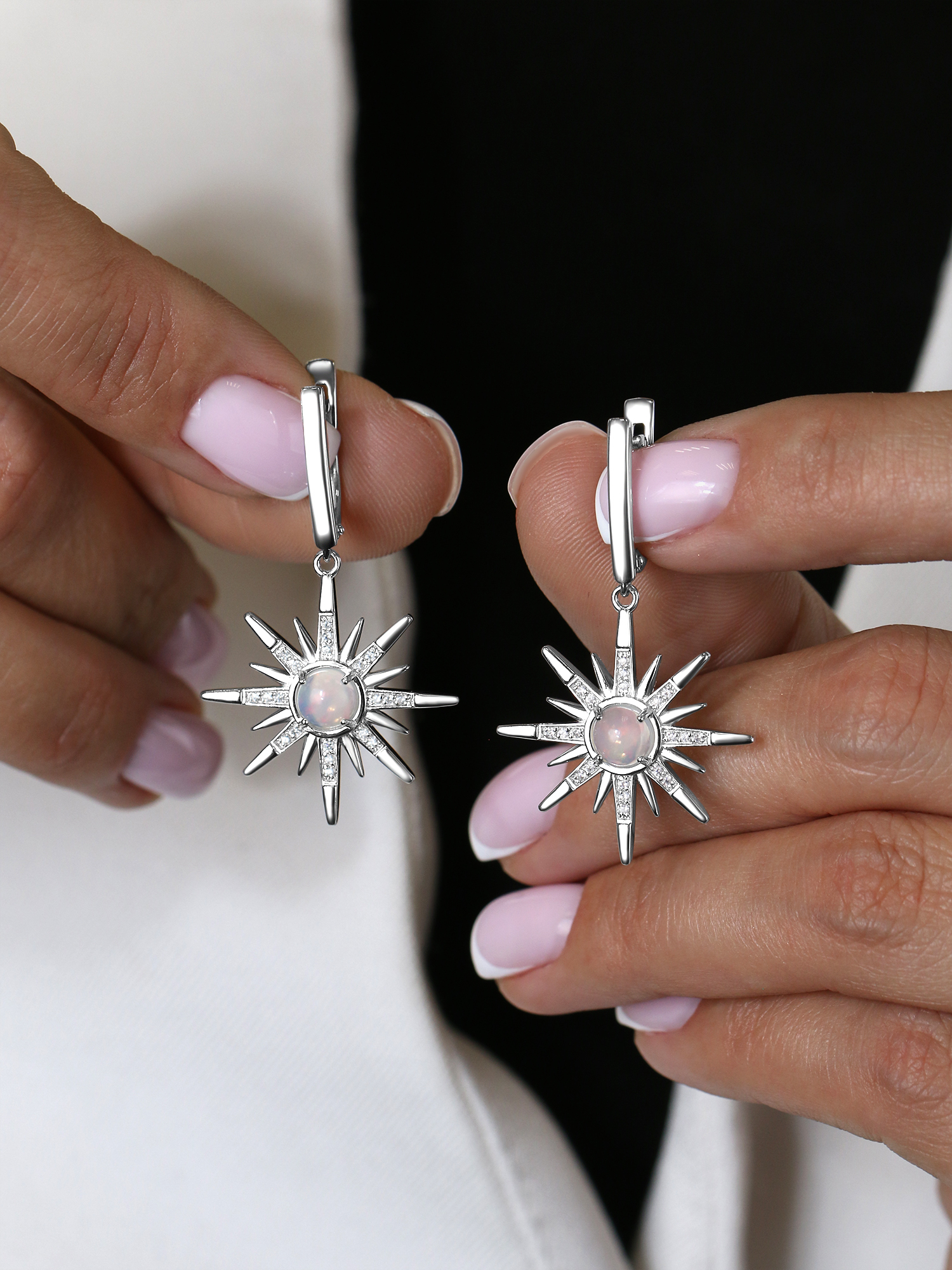 Серьги длинные Солнце из серебра с натуральным эфиопским опалом и фианитами родированные