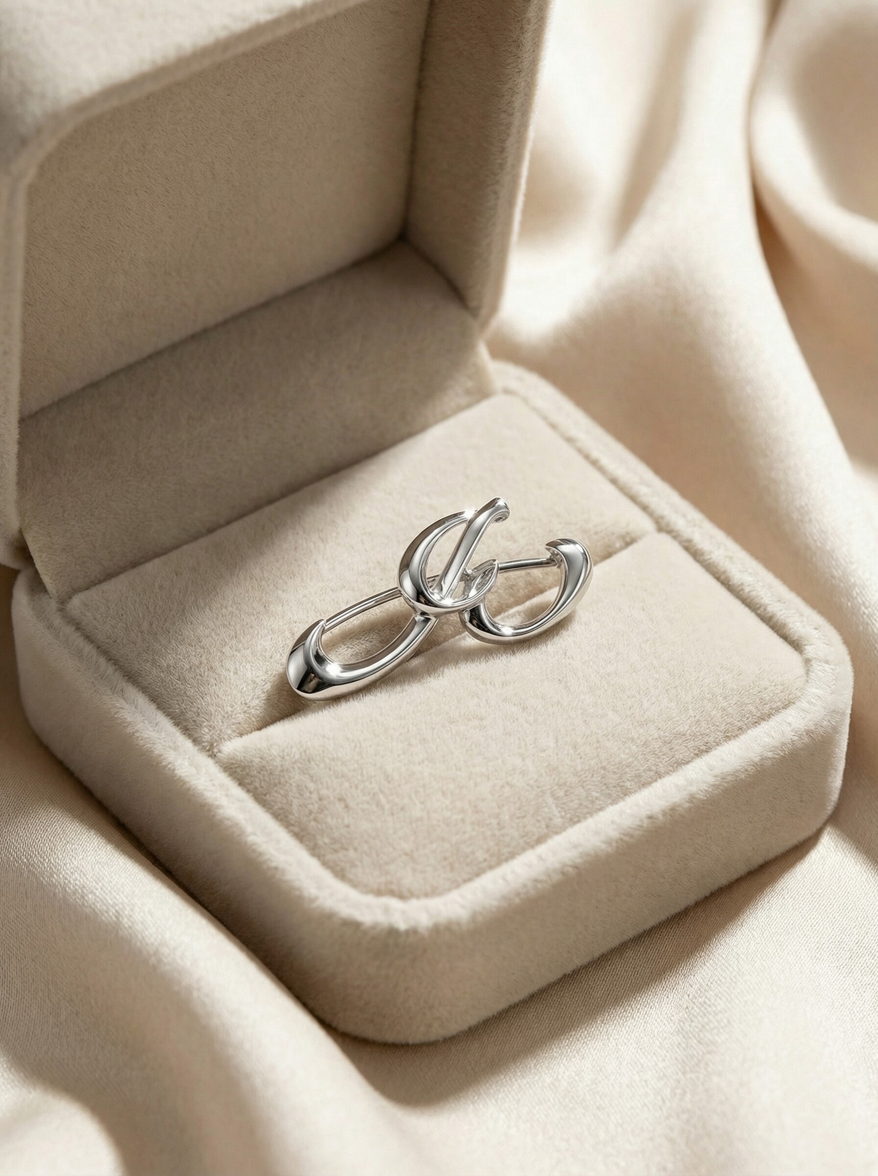 Брошь из серебра родированная - Буква "Я"